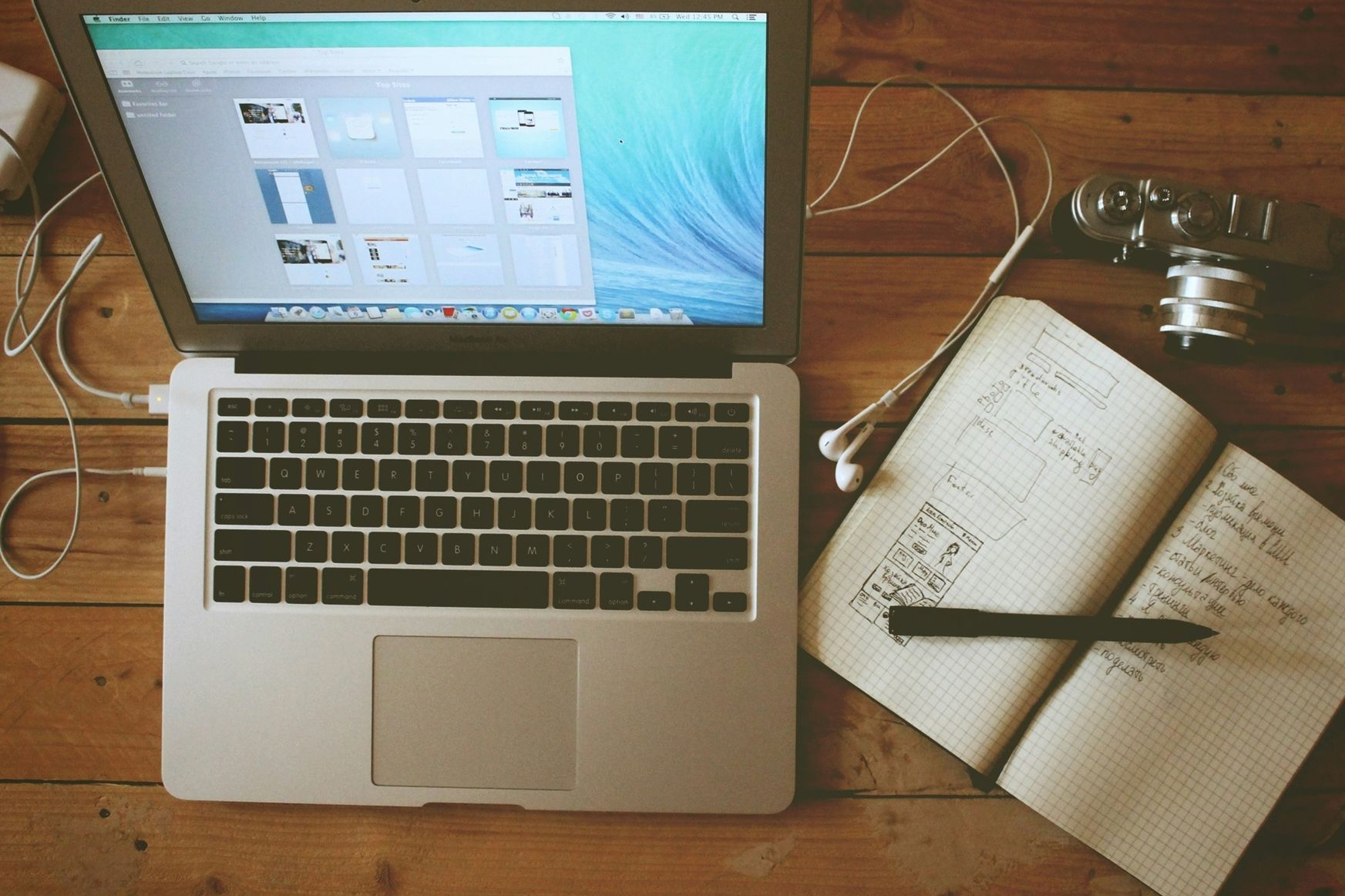 photo #6 Ordinateur Portable - Carnet - Ecouteurs - Bureau - Moov'Numeric